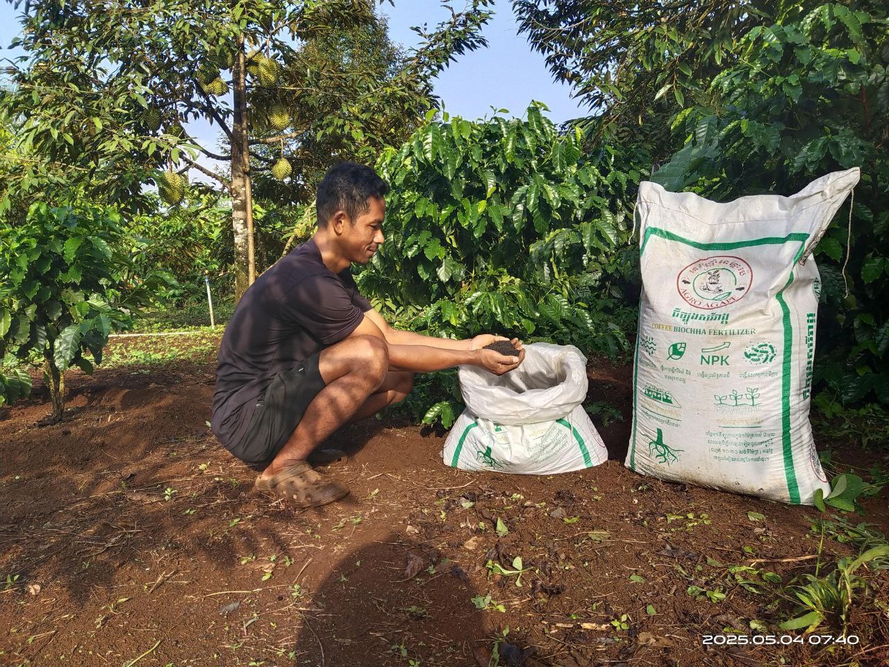 Coffee communities and waste recycling